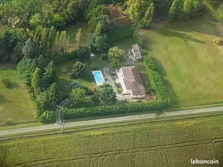maison 173m² sur 4130m² de jardin avec piscine