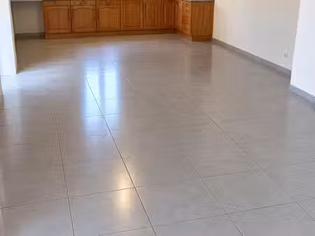 maison à louer a tan rouge