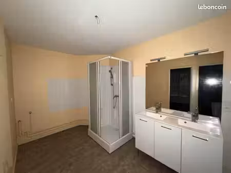 appartement 3 pièces 84 m²