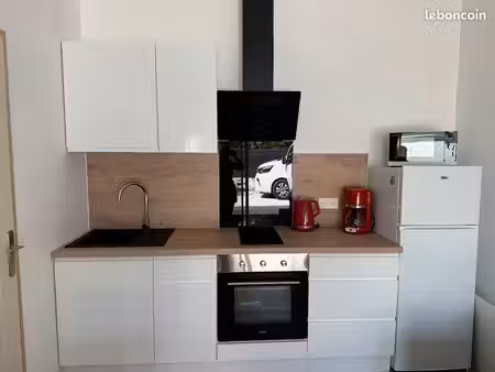 saintes – les vacherons | studio meublé 20 m² avec extérieur & parking