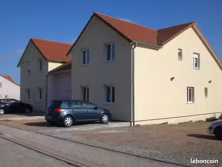 location f4 de 85m² au calme à etzling avec jardin
