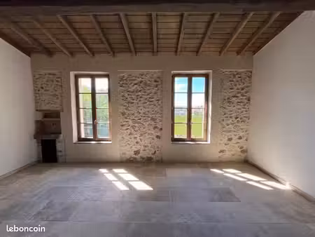 location loft récent avec garage et jardin