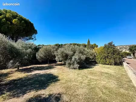 terrain 2000 m² le rove