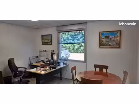 bureau meublé