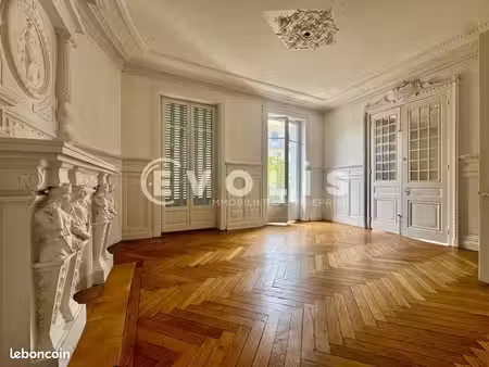 bureaux 92 m²