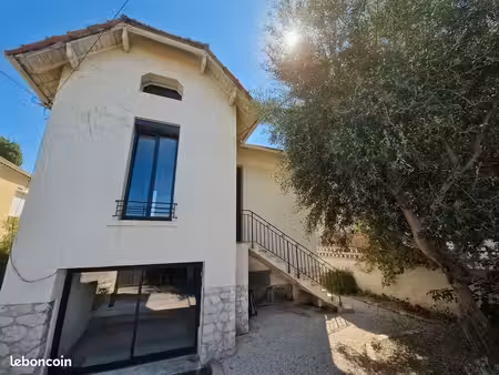vends maison totalement rénovée dans environnement calme et sécurisé - 198m² - coin joli 1