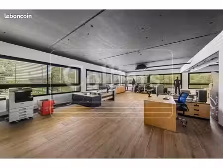 bureaux 880 m²