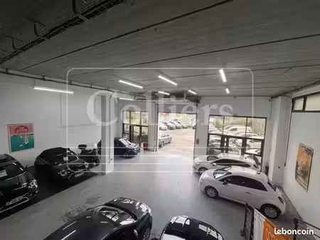 local bureaux 444 m²
