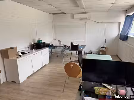 bureau 30 m2