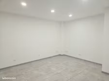 local - commerce - bureau - cabinet - boutique - 30m2- avenue de la libération