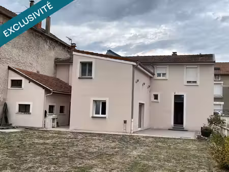 grande maison de village