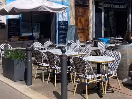 local place de lenche à saisir