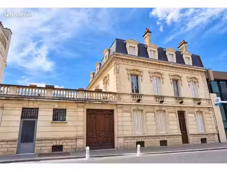 maison 18 pièces 594 m²