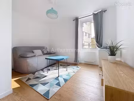 immeuble 9 pièces 70 m²