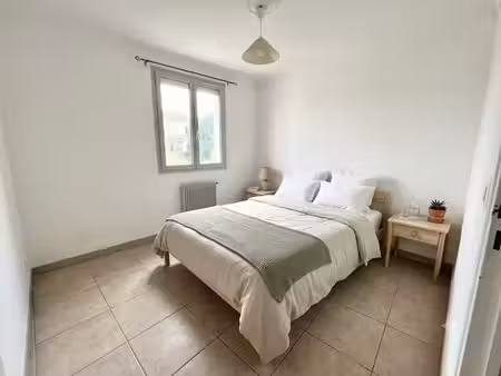 meyreuil  10 minutes d'aix en provence  appart 2 pièce(s) 42.30 m2   terrasse