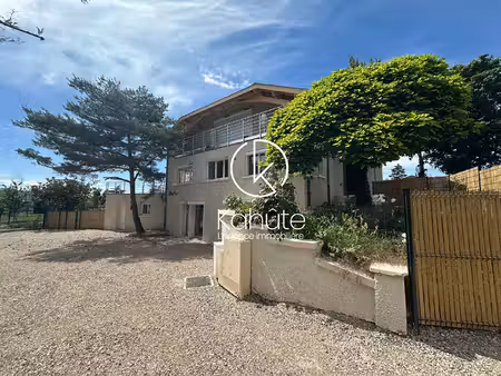 à dardilly à 1km des commerces plateau à aménager 104 m² de plain-pied avec terrasse 28 m²