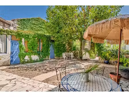 maison de maître  gîte indépendant et espace bien-être avec piscine