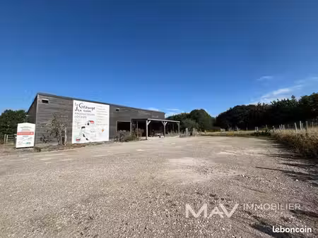 local commercial 142 m²