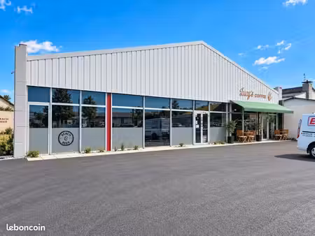 à louer – local commercial 290 m² – lescar / quartier libre