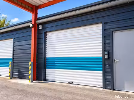 a louer 2 grands garages / box 20 et 24 m2