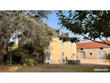 serres-castet – belle ferme du xviie siecle  de pres de 300 m² habitables  avec piscine et