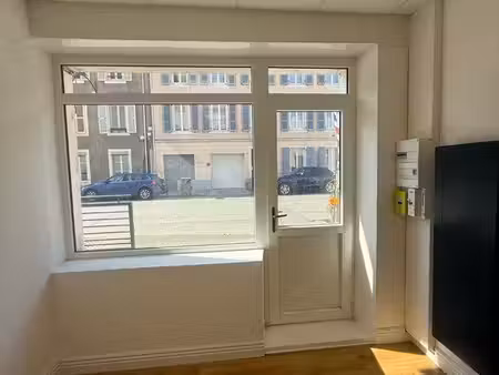 local commercial 19 m² – pau – 405 /mois charges comprises