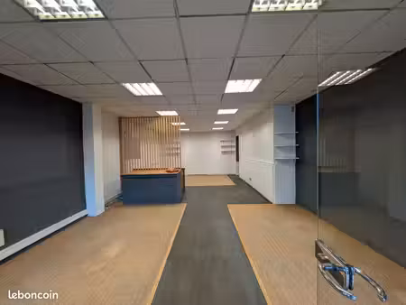 local commercial 82 m2 pau proche hall médiathèque