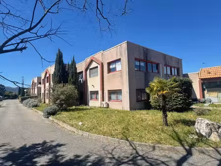 location bureaux aubagne 13400 123m²
