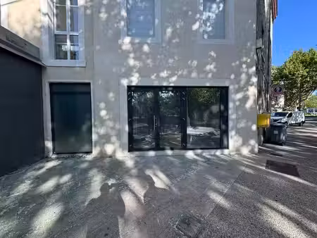location commerce valence 26000 190m²