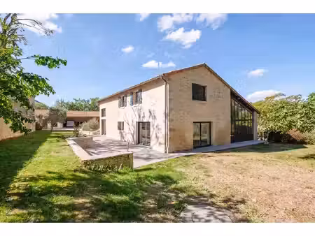 charmante maison familiale en pierre à l'ouest de poitiers
