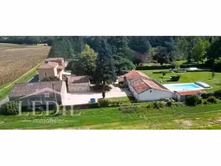 propriété 3 habitations en pierres-piscine-grange