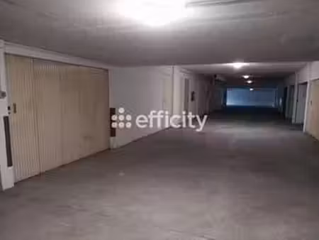 vente garage et parking à royan (17200) : à vendre / 17m² royan