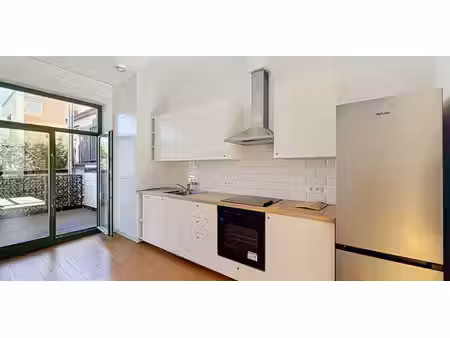 duplex à louer à saint-gilles pour € 1.500 avec 2 chambres à coucher