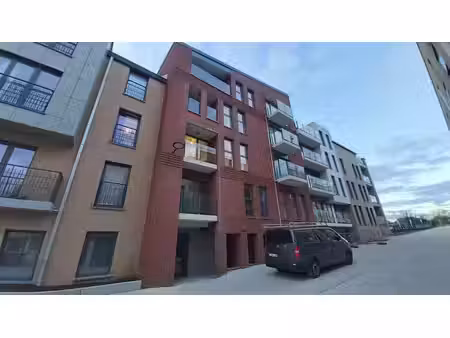 appartement neuf une chambre avec parking et terrasse!