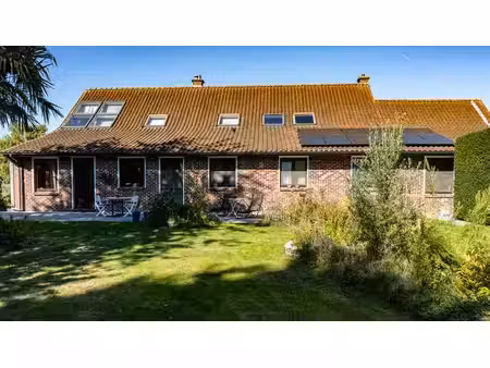 authentique maison de camagne  grand jardin.