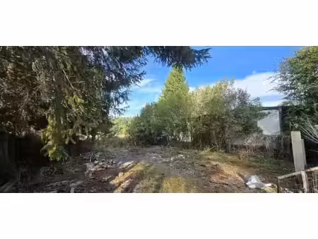 terrain plat à bâtir de 210 m²