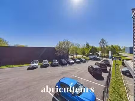 location bureaux et commerces à luisant (28600) : à louer / 44m² luisant
