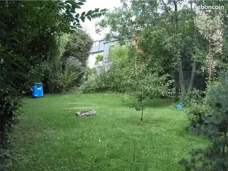 rare: beau rez-de-jardin en bordure de canal