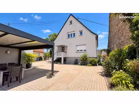propriété 5 pièces 131 m²