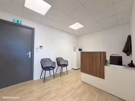 bureau 94 m²