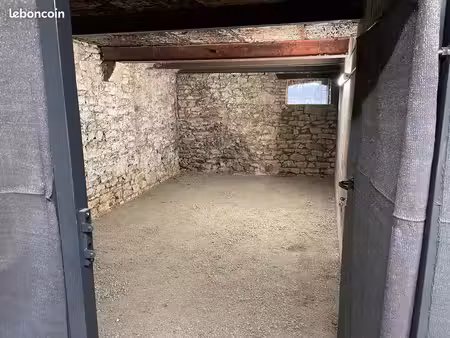 st-priest-en-jarez  location d'un box de stockage de 30m2