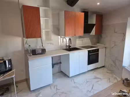 appartement entièrement rénové - centre eyguières