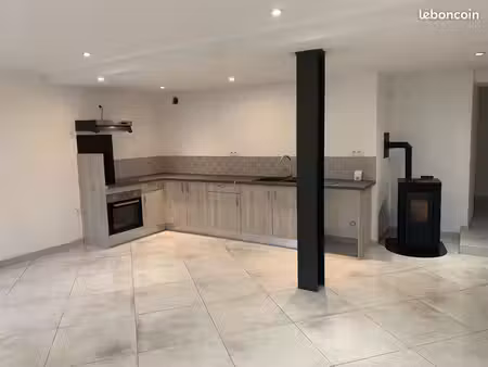appartement 3 chambres rez de chaussée avec garage et extérieur à louer