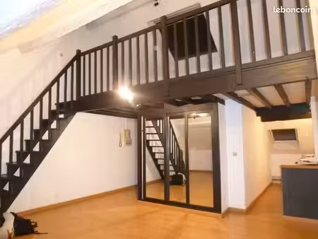 la catho lille  beau f2 mezzanine 57 m2   très lumineux 700 cc