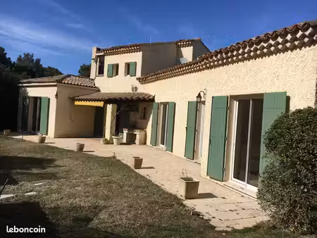 maison 5 chambres avec jardin et piscine