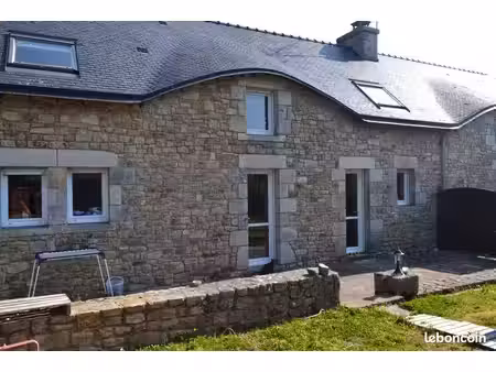 location maison mitoyenne dans longère à plouhinec - t5 de 112 m² avec jardin et terrasse