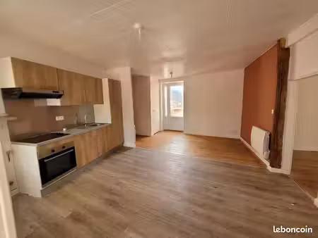 à louer – charmante maison individuelle au cœur de montjean-sur-loire