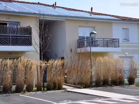 studio 1 pièce 28 m²