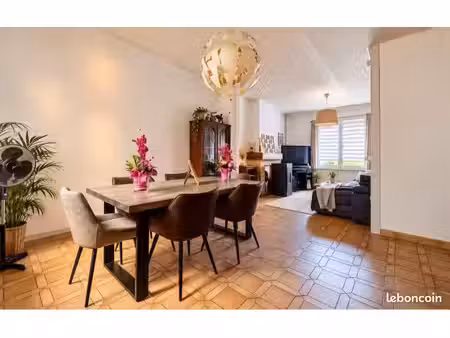 maison garage + 3 chambres