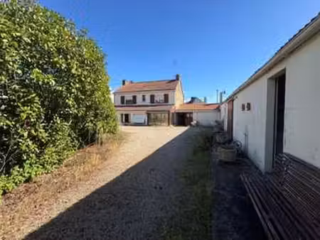 vente maison bord de mer au clion-sur-mer (44210) : à vendre bord de mer / 116m² le clion-